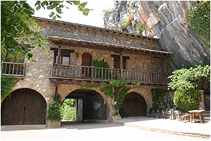 GOMBREN: Santuario de Santa Maria de Montgrony